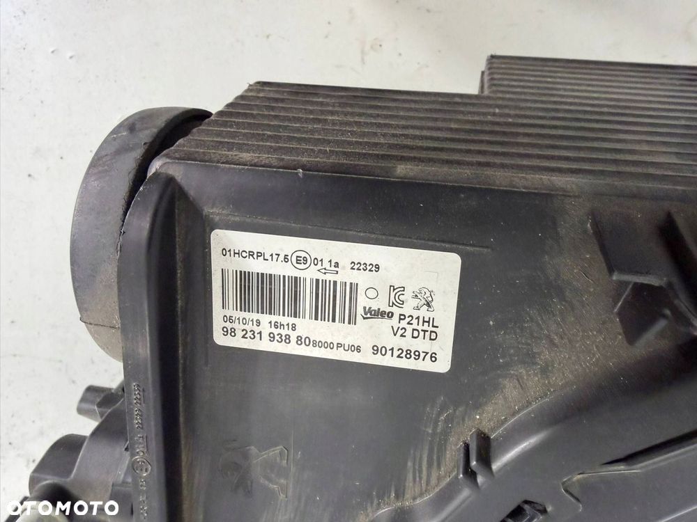 lampa prawy przód prawa przednia peugeot 208 ii eu - 10
