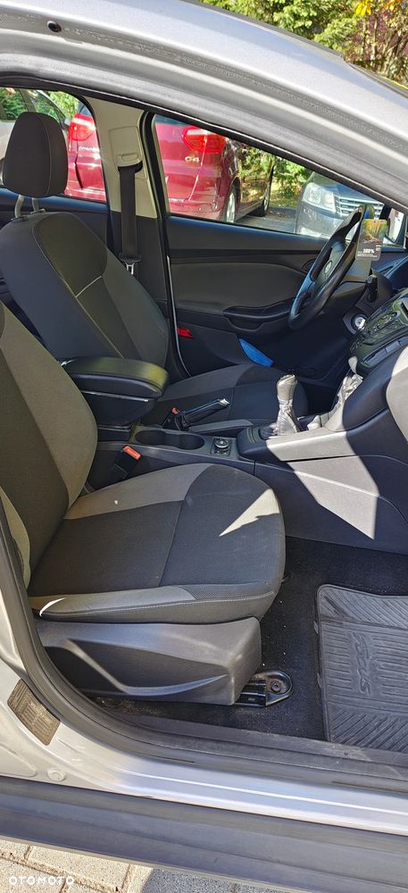 Ford Focus 1.6 Ambiente - 6