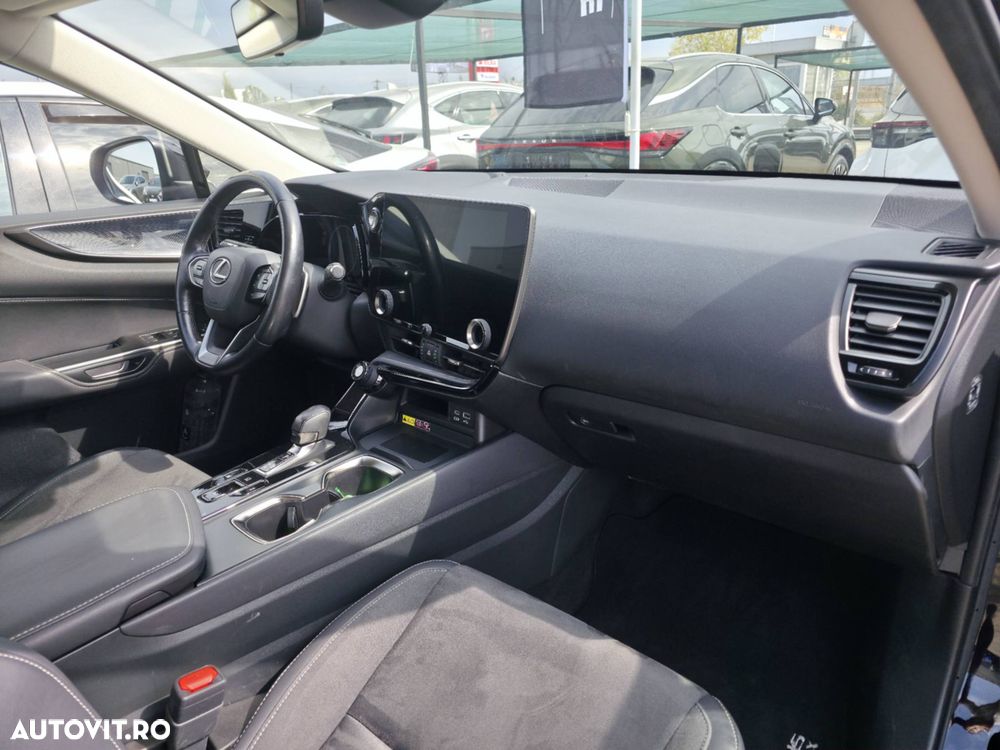 Lexus Seria NX - 10