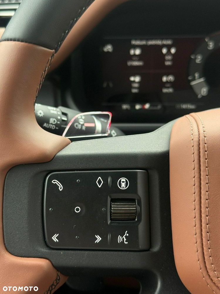 Land Rover Defender - 17