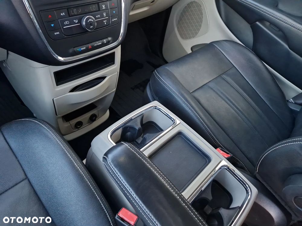 Chrysler Town & Country 3.6 Touring - 15