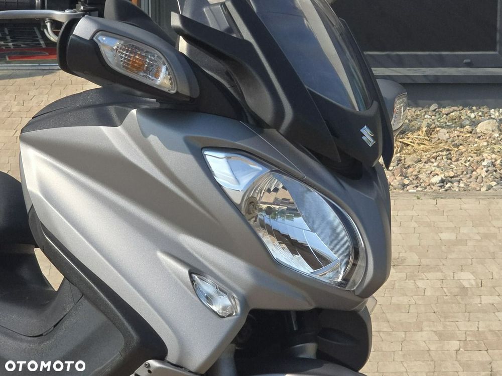 Suzuki Burgman - 4