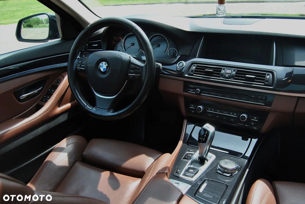 BMW Seria 5 520d Luxury Line - 11