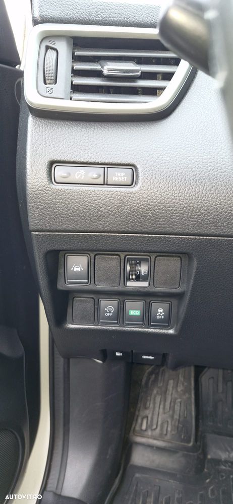 Nissan Qashqai 1.6 DCI Start/Stop X-TRONIC N-Connecta - 12