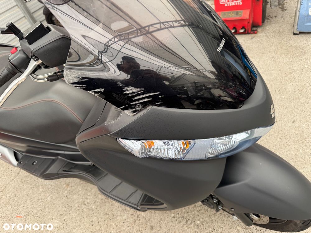Suzuki Burgman - 18