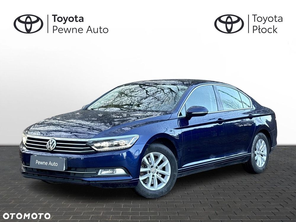 Volkswagen Passat - 1