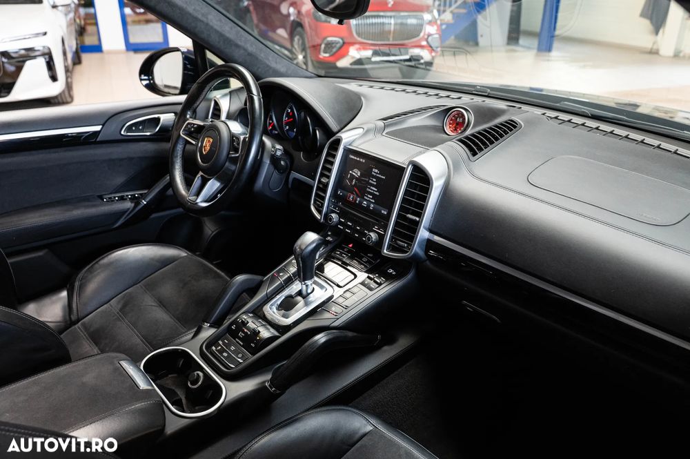 Porsche Cayenne GTS Tiptronic S - 34