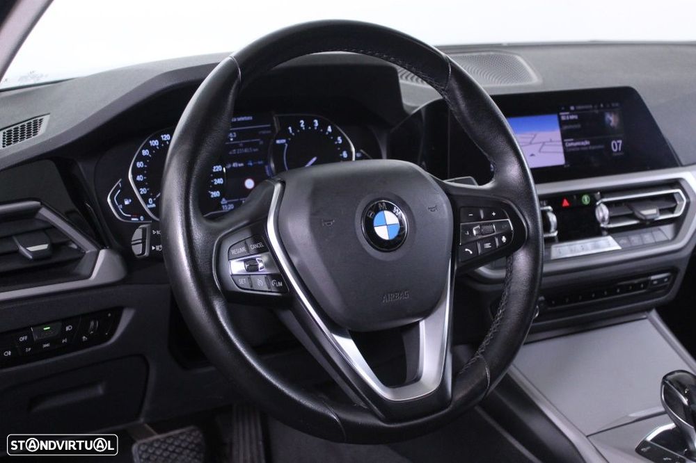 BMW 330 e Touring Corporate Edition Auto - 22