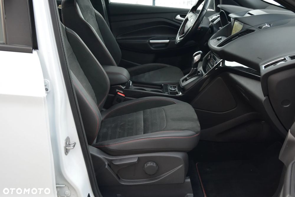 Ford Kuga 2.0 TDCi 4x4 ST-Line - 31