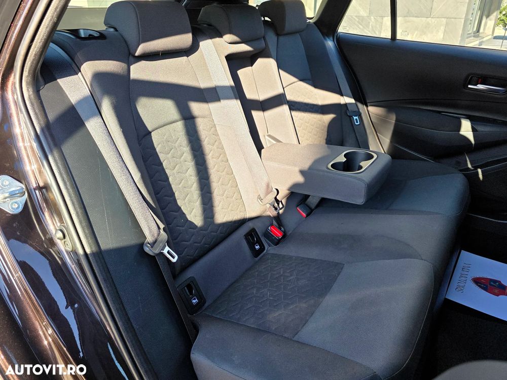 Toyota Corolla 1.8 Business Edition - 25