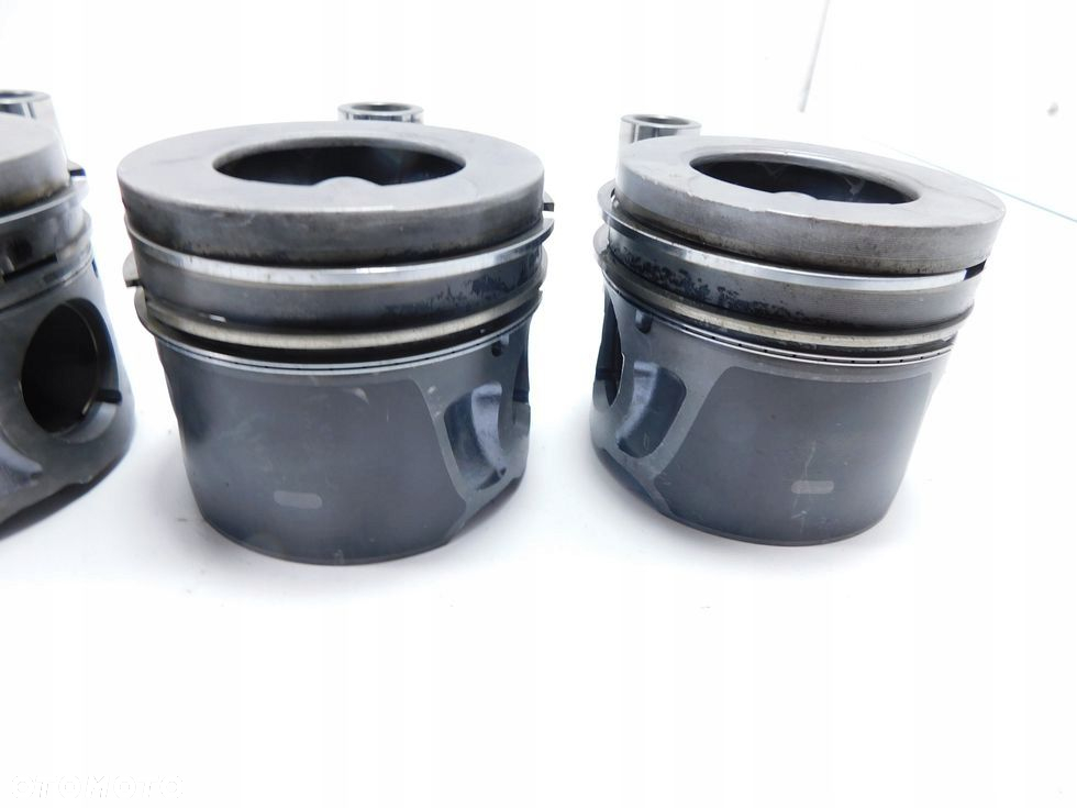 Tłok tłoki 2.0 HDI TDCI EURO5 Ford Peugeot Citroen C5 III S-Max Galaxy 508 - 4