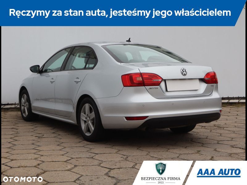 Volkswagen Jetta - 5