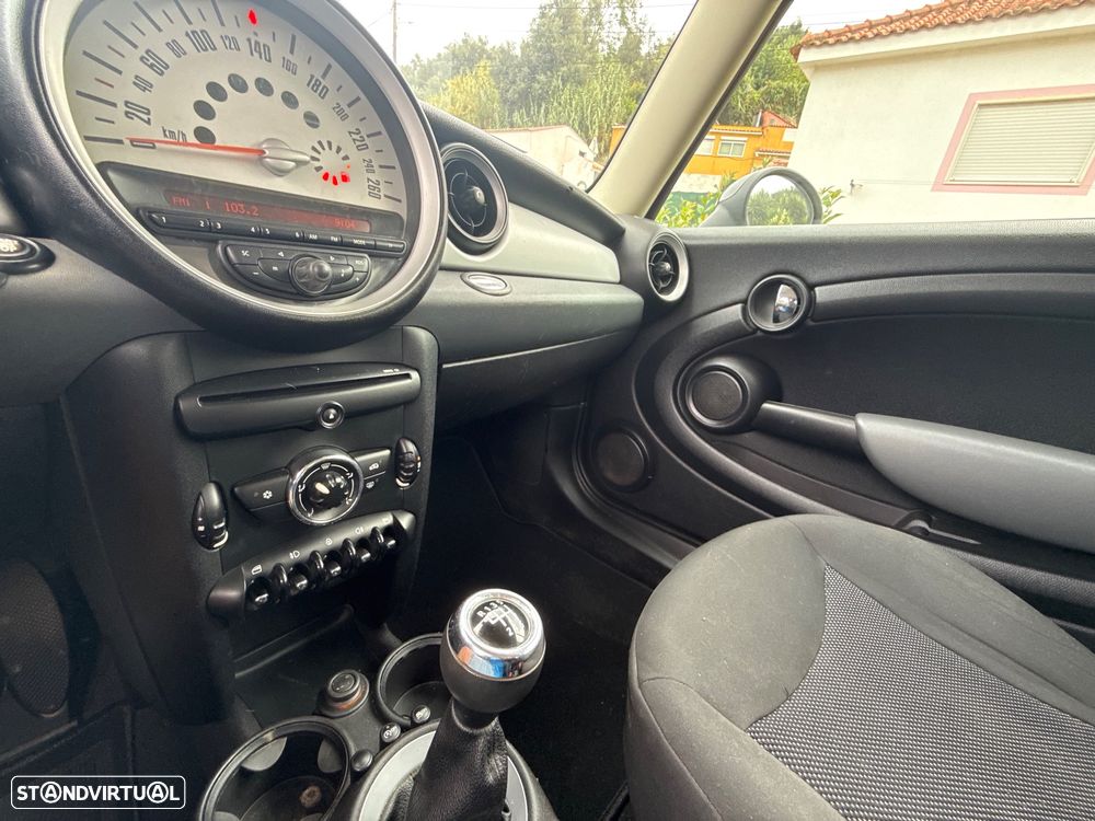 MINI 3 Portas One D - 8
