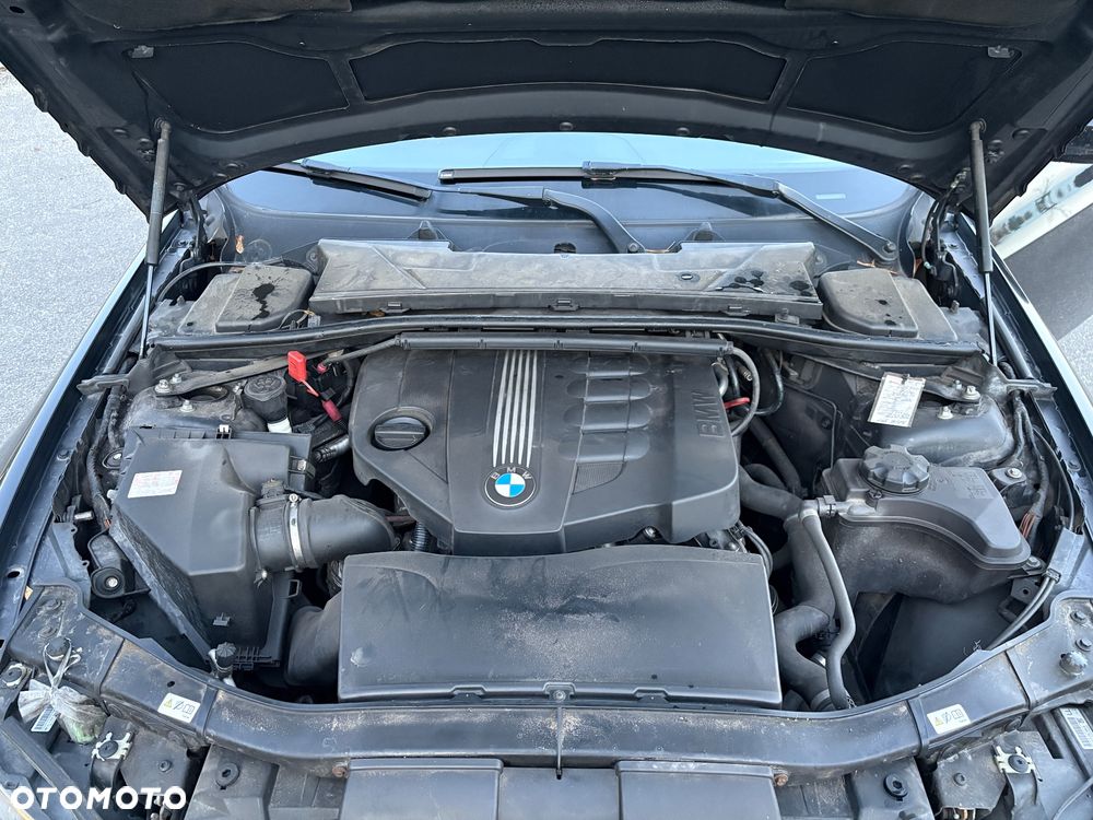 BMW Seria 3 318d Touring Luxury Line - 23