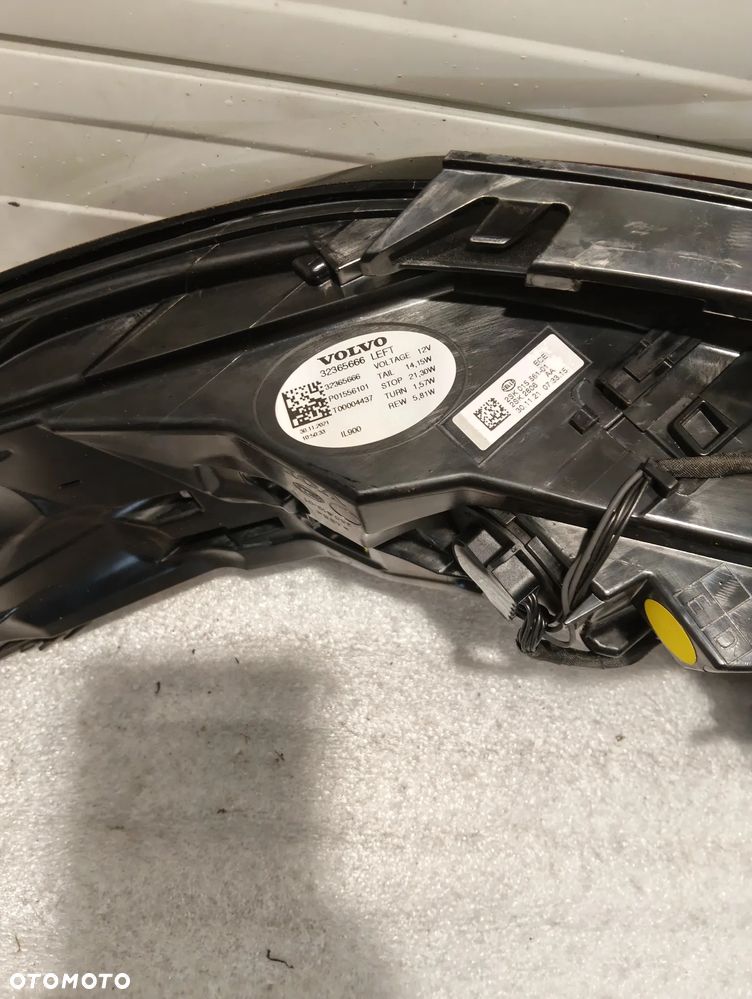Volvo C40 LAMPA TYLNA STRONA LEWA 32365666 - 5