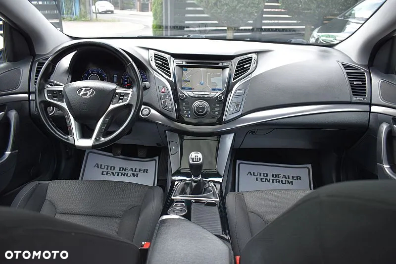 Hyundai i40 i40cw 2.0 Premium - 24