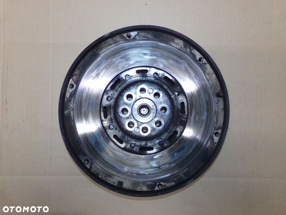 KOŁO DWUMASOWE PASSAT B5 AUDI A6 C5 2.5 TDI - 1