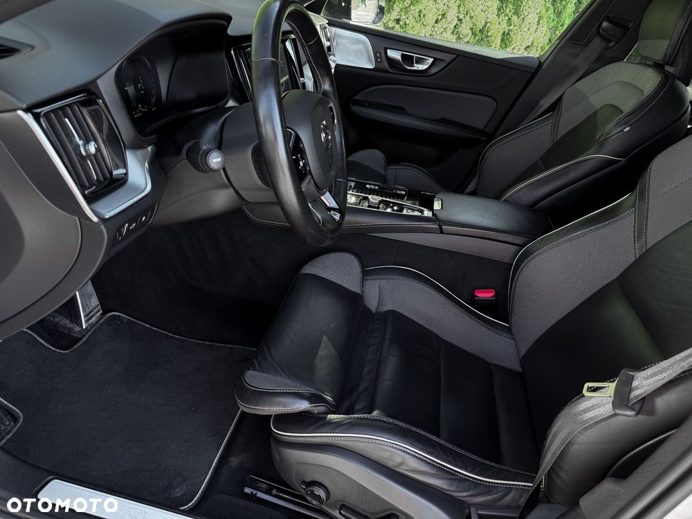 Volvo V60 T8 AWD Recharge Geartronic RDesign - 39
