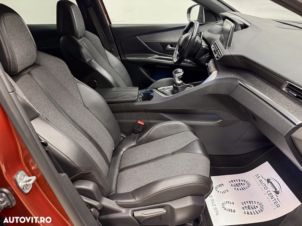 Peugeot 3008 1.2 PureTech Turbo S&S GT-Line - 17