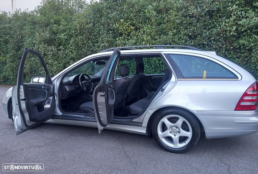 Mercedes-Benz C 220 CDi Avantgarde Aut. - 32