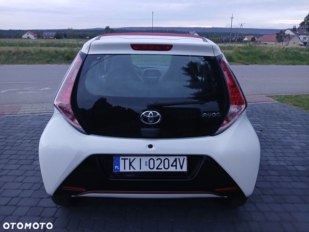 Toyota Aygo x-clusiv - 12