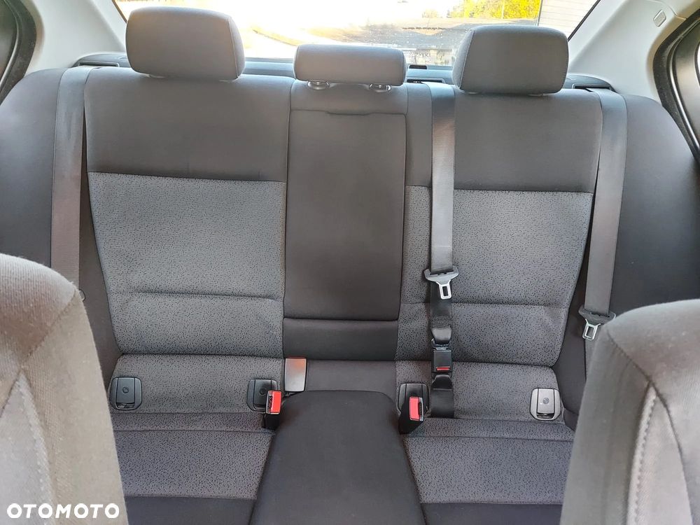 BMW Seria 3 320i - 14