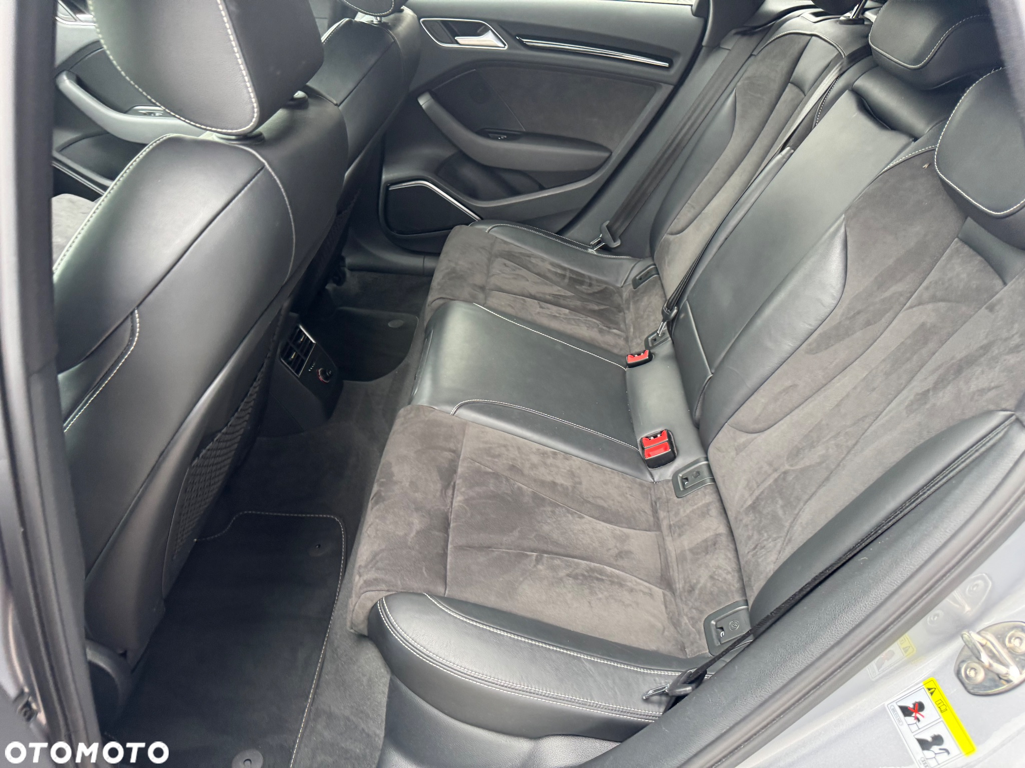 Audi S3 TFSI Sportback S tronic - 24