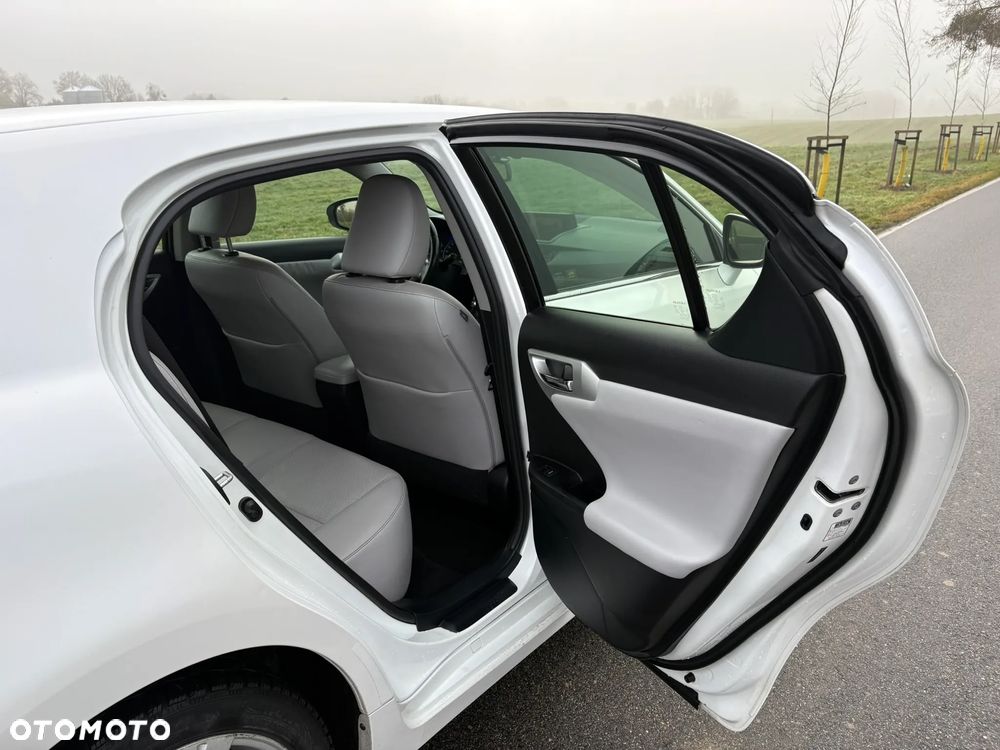 Lexus CT 200h Prestige - 7