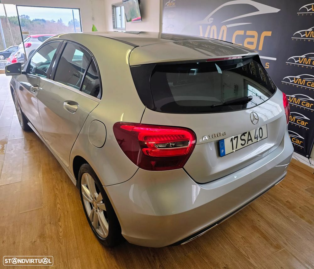 Mercedes-Benz A 180 d Urban - 12