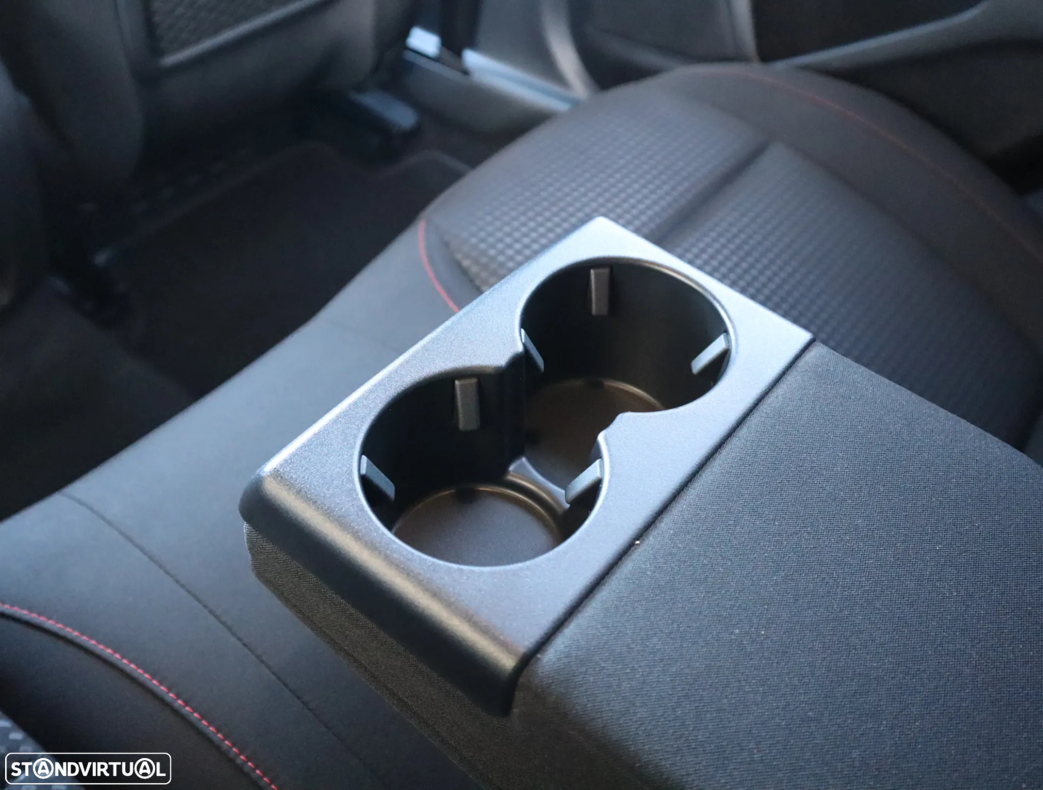 Ford Focus 1.0 EcoBoost MHEV ST-Line - 24