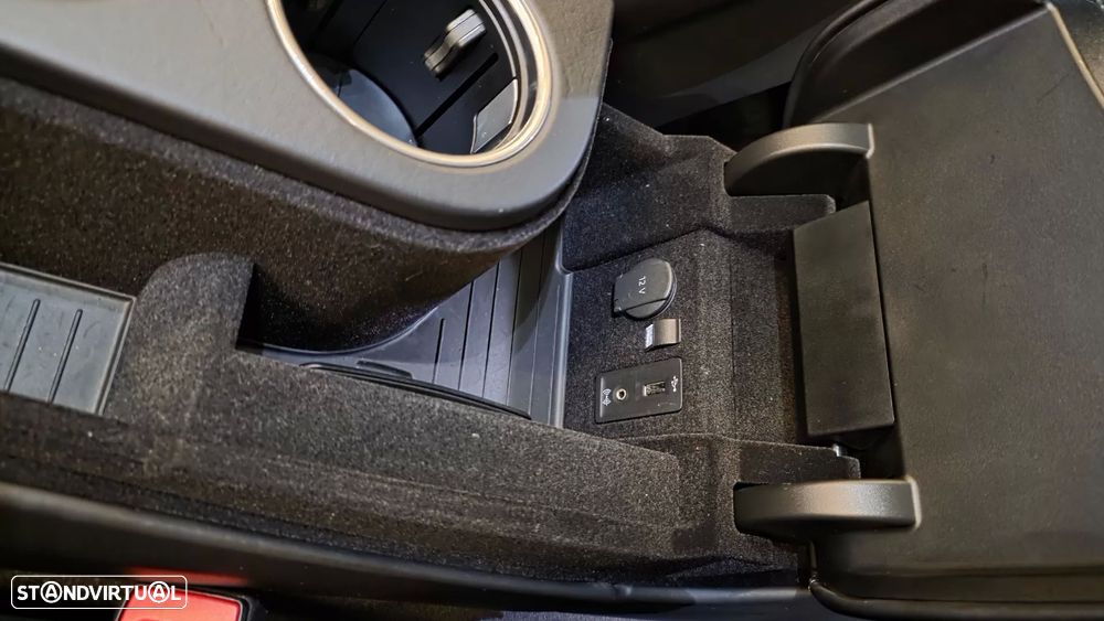 Porsche Panamera 4 E-Hybrid - 44