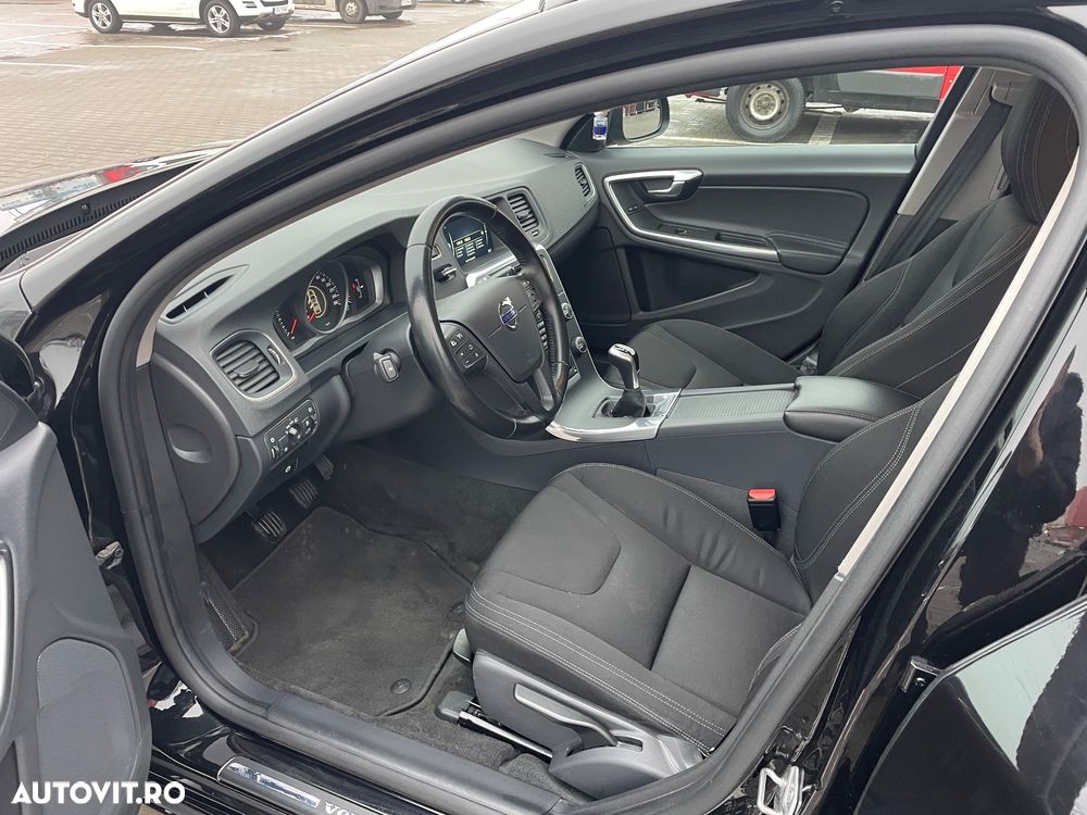 Volvo V60 D2 Kinetic - 11