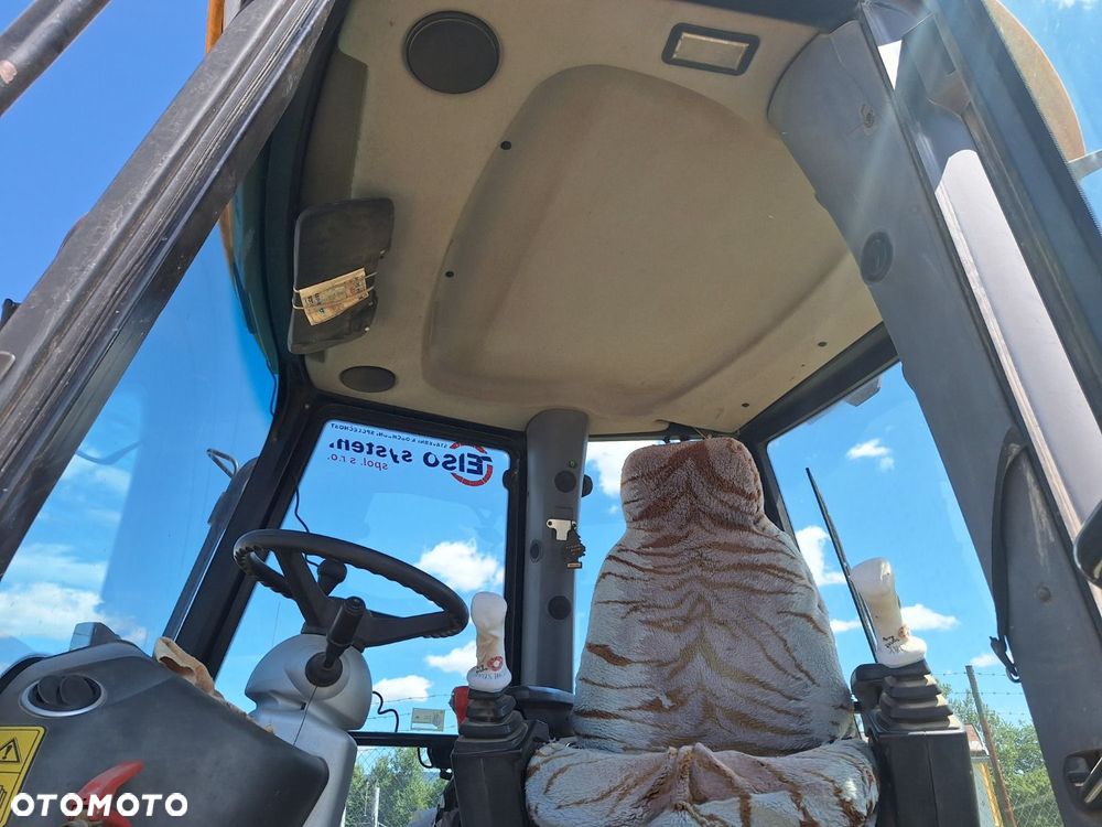 JCB 4Cx 4X4 - 11