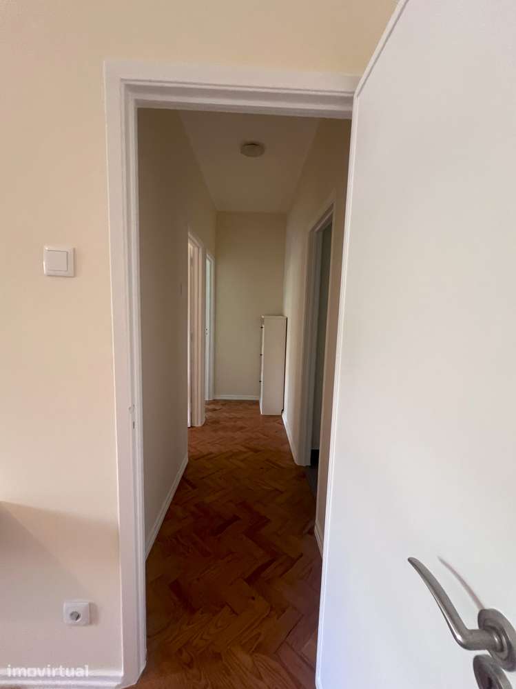 Apartamento Mobilado T2 - Av do Uruguai Benfica - Grande imagem: 3/12