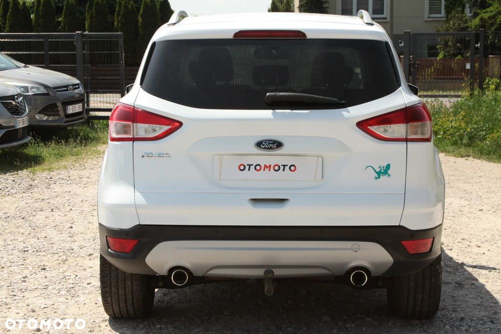 Ford Kuga 2.0 TDCi 2x4 Titanium - 10