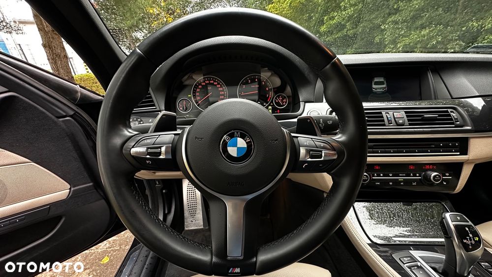 BMW Seria 5 528i xDrive Sport-Aut Luxury Line - 30
