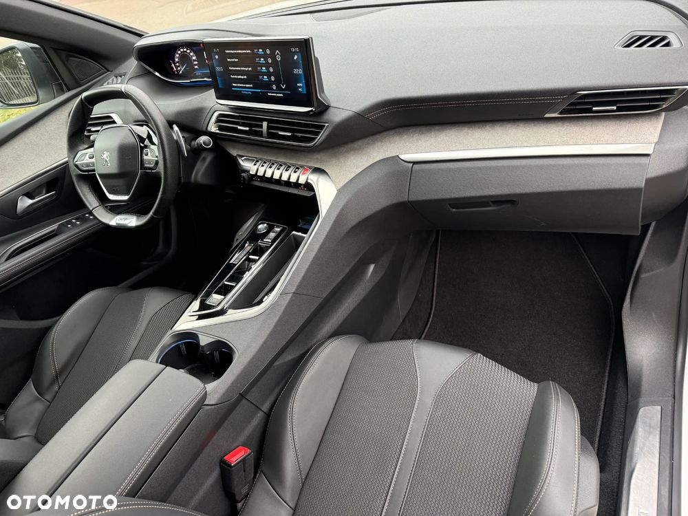 Peugeot 5008 PureTech 130 EAT8 Stop & Start GT - 28