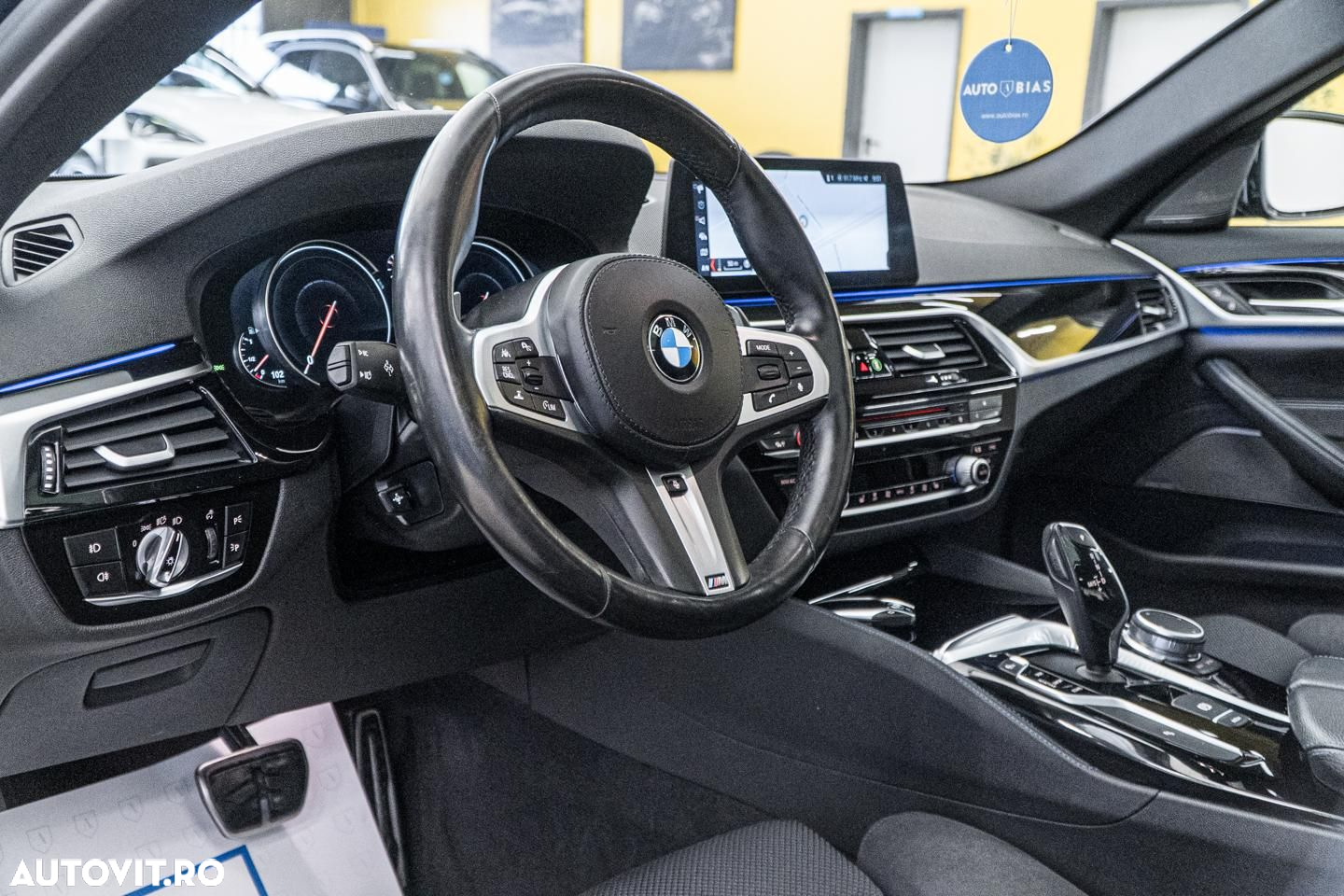 BMW Seria 5 540i AT - 12