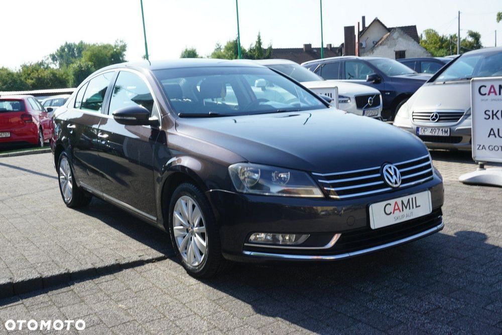 Volkswagen Passat - 4
