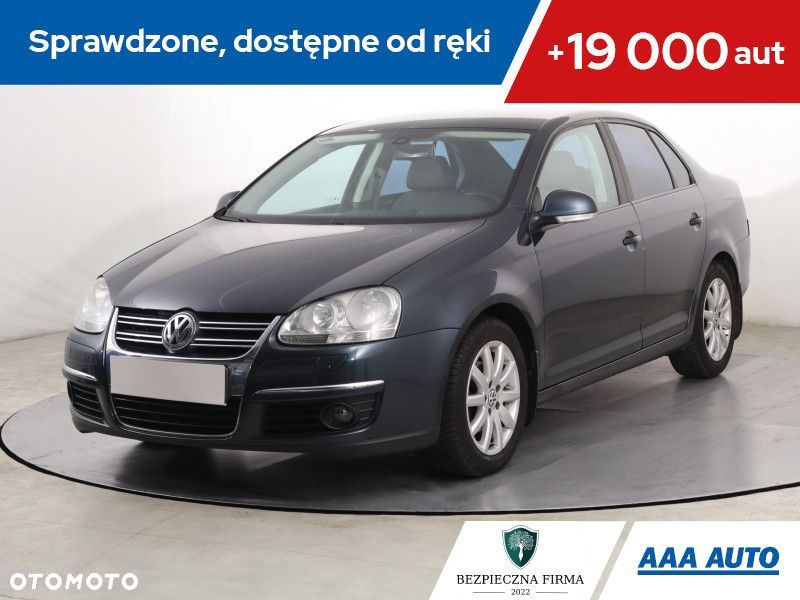 Volkswagen Jetta - 2