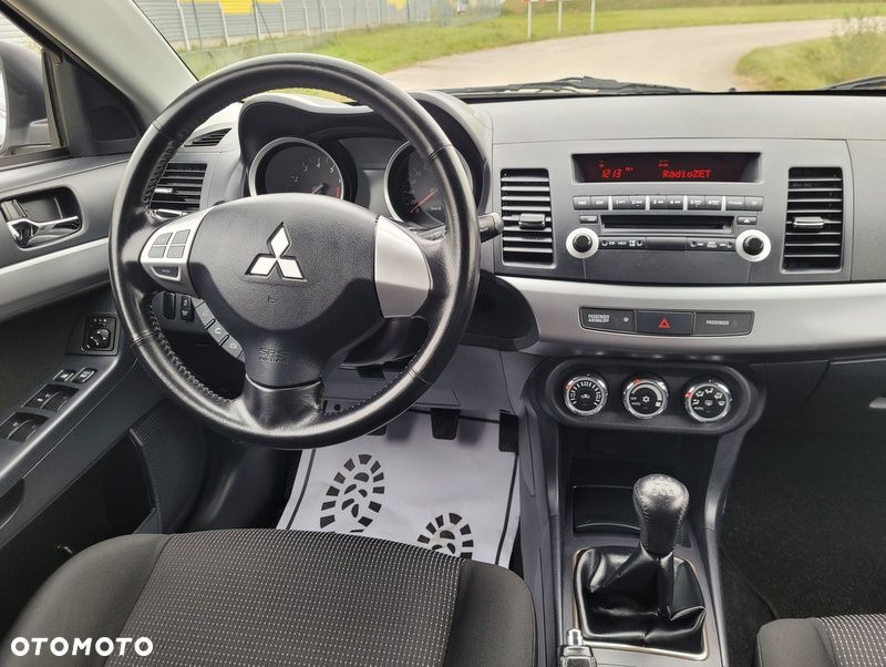 Mitsubishi Lancer - 31