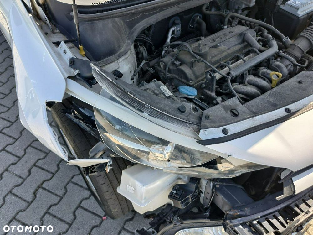 Hyundai i20 - 24