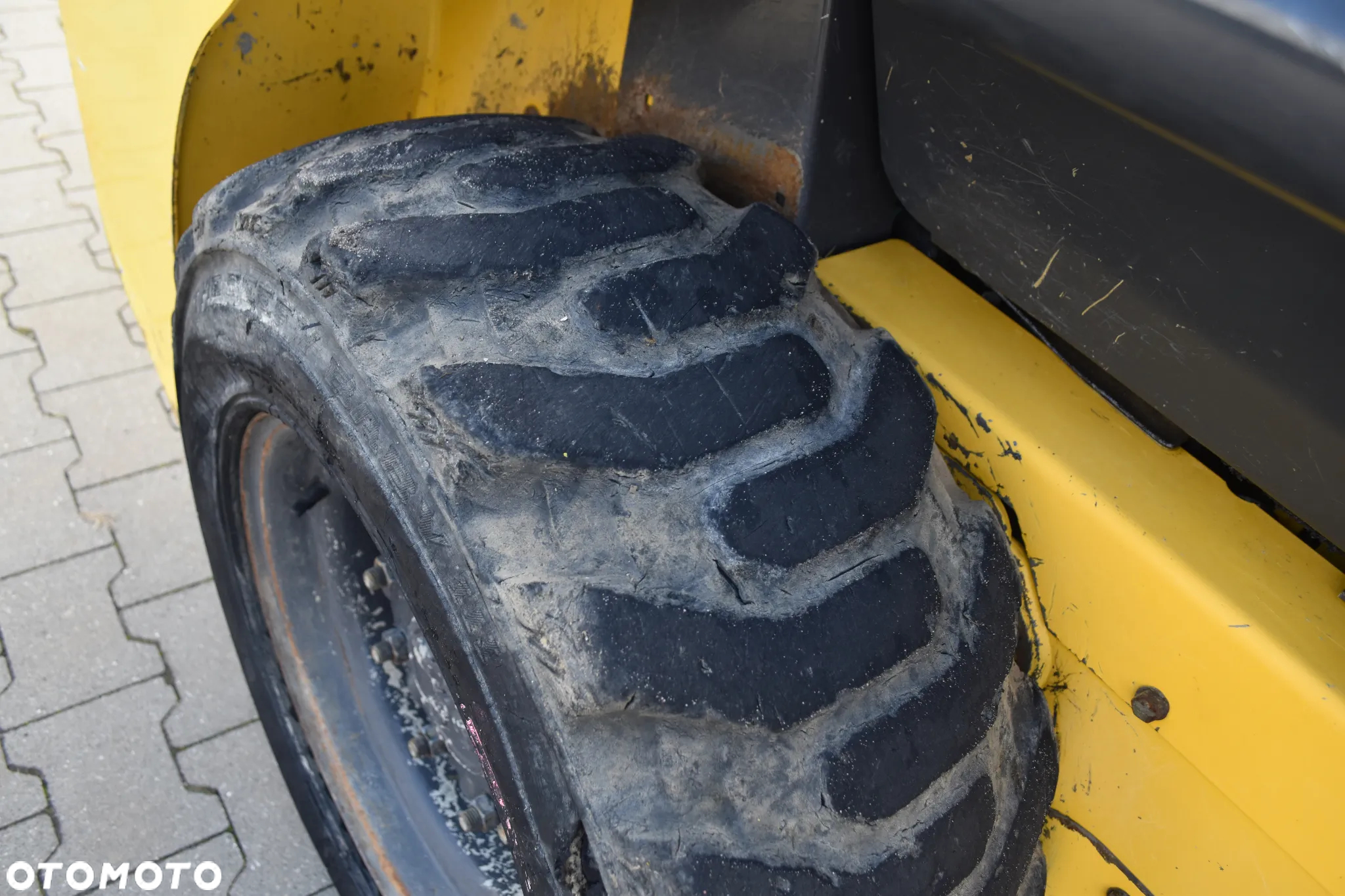 New Holland L 216 - 13