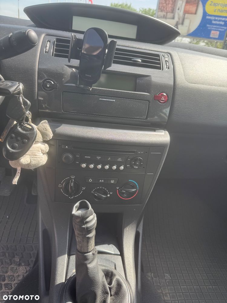 Citroën C4 1.6 16V VTR - 13