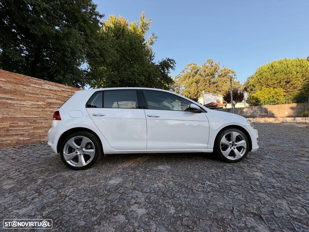 VW Golf 1.6 TDi DPF Highline - 5