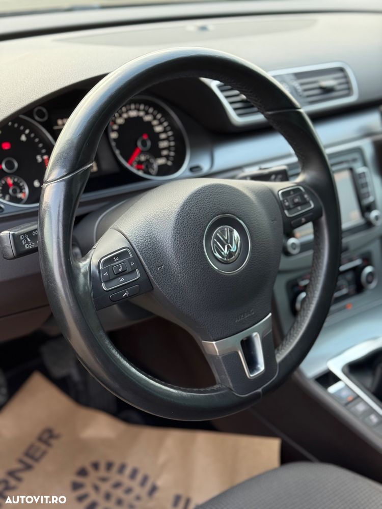 Volkswagen Passat 2.0 Blue TDI SCR Highline - 19