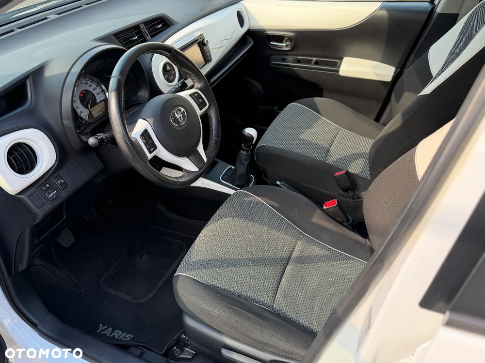 Toyota Yaris 1.33 VVT-i Executive - 12
