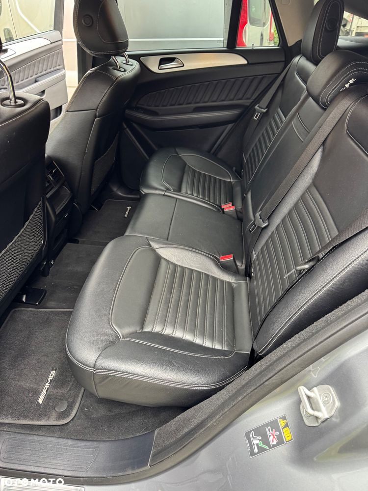Mercedes-Benz GLE 350 d 4Matic 9G-TRONIC AMG Line - 13