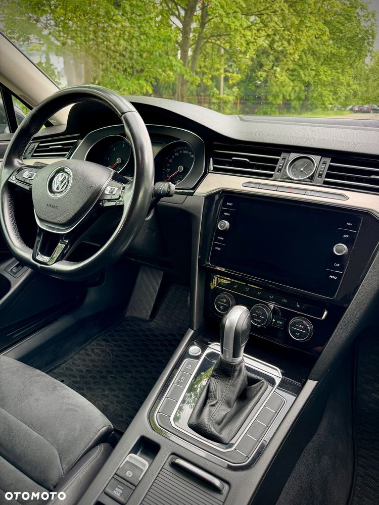 Volkswagen Passat 2.0 TDI SCR Highline DSG - 10