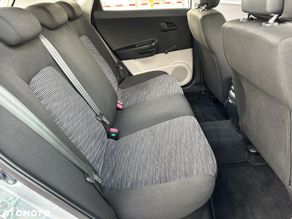 Kia Ceed - 27